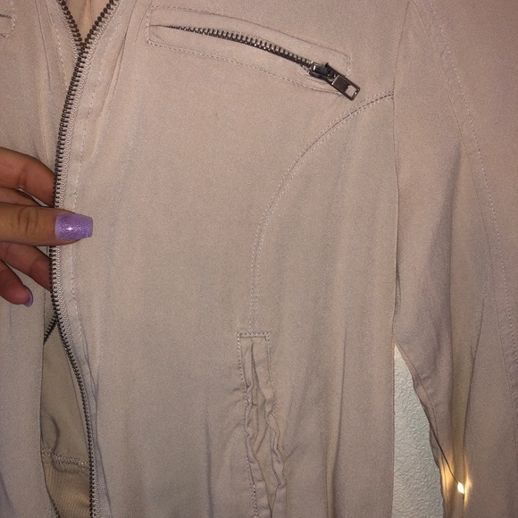 Lightweight jacket - Picture 3 of 4